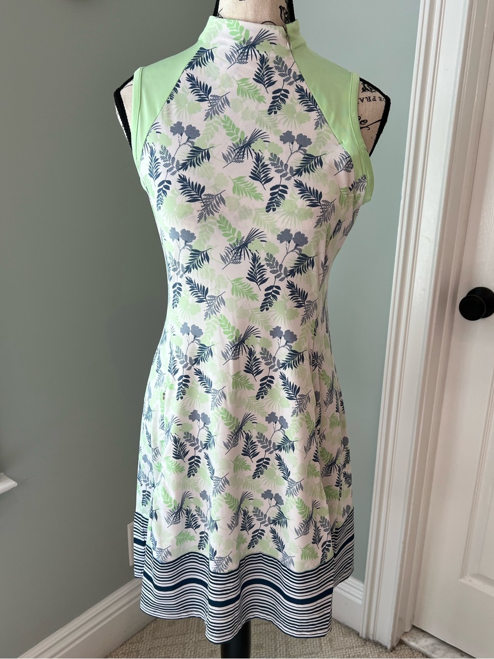 Tee Time Sleeveless Palm Leaf Print Golf Dress | Size S | Great Condition